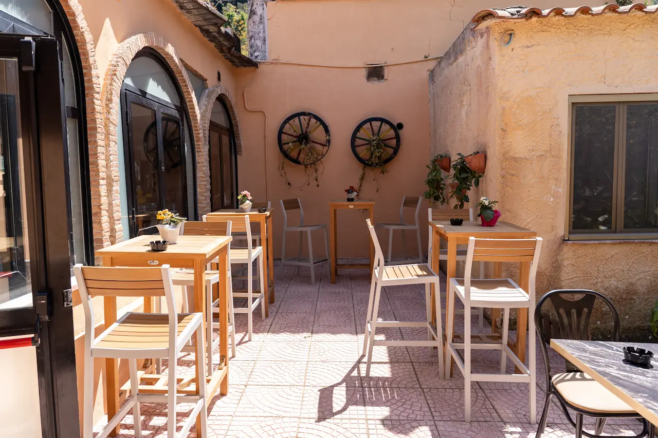 Ristorante Avernum Relais vista Lago d’Averno a Pozzuoli