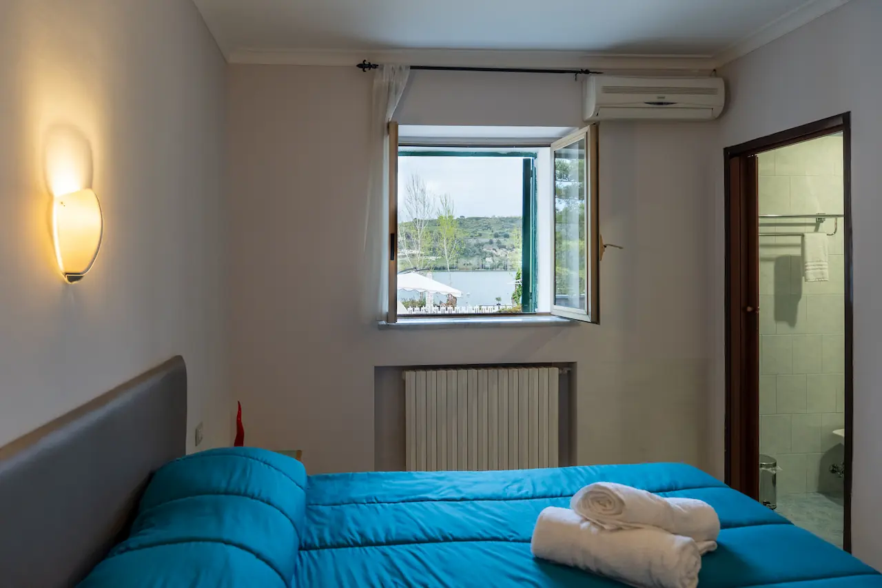 Hotel Avernum Relais vista Lago d’Averno a Pozzuoli