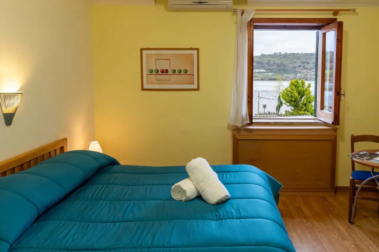 Hotel Avernum Relais vista Lago d’Averno a Pozzuoli