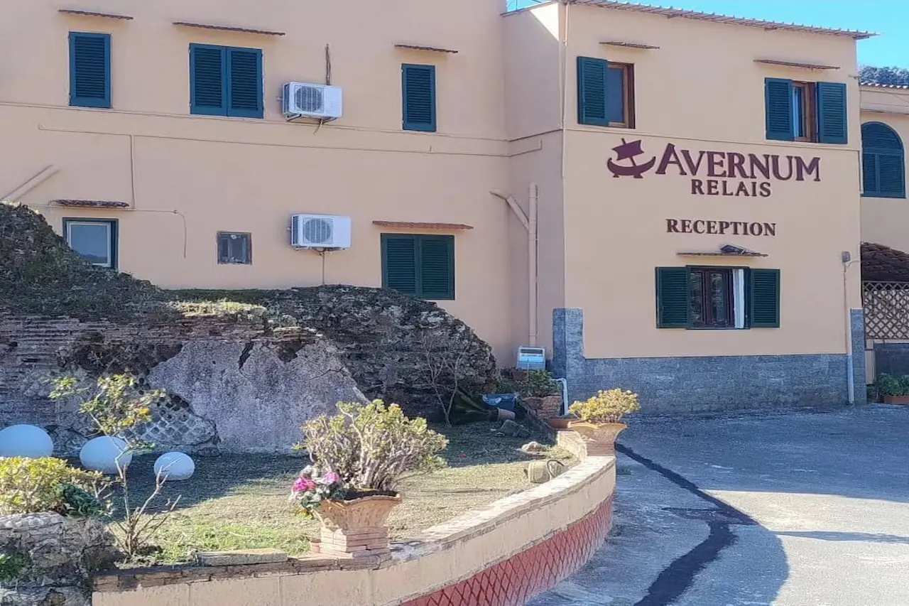 Avernum Relais vista Lago d’Averno a Pozzuoli