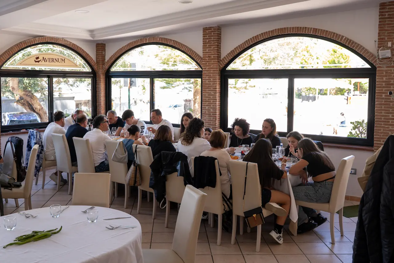 Ristorante Avernum Relais vista Lago d’Averno a Pozzuoli